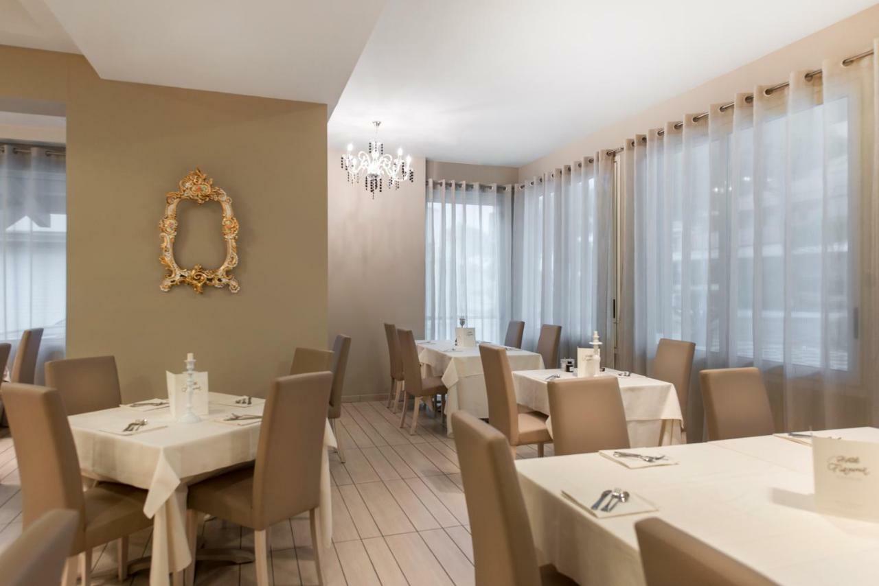Hotel Fiamma & Spa チェゼナーティコ エクステリア 写真